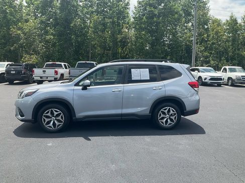 Used 2023 Subaru Forester Premium AWD/4WD image 8