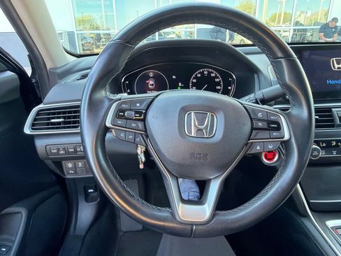 Used 2022 Honda Accord Touring image 6