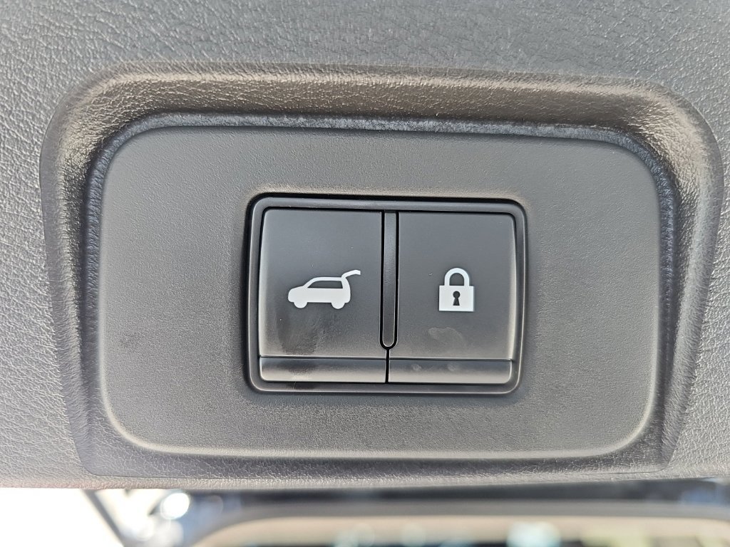 Used 2025 Nissan Rogue SV w/ Rock Creek Premium Package AWD/4WD image 38
