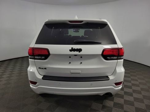 Used 2020 Jeep Grand Cherokee Altitude AWD/4WD image 8