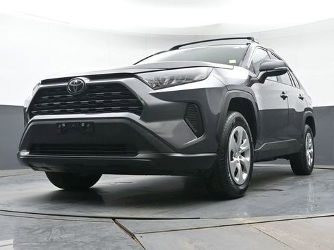Certified 2021 Toyota RAV4 LE AWD/4WD image 28