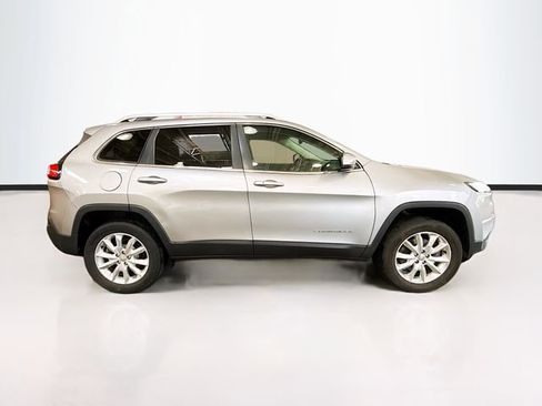 Used 2016 Jeep Cherokee Limited image 5