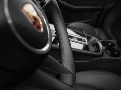 Certified 2025 Porsche Macan S AWD/4WD image 35