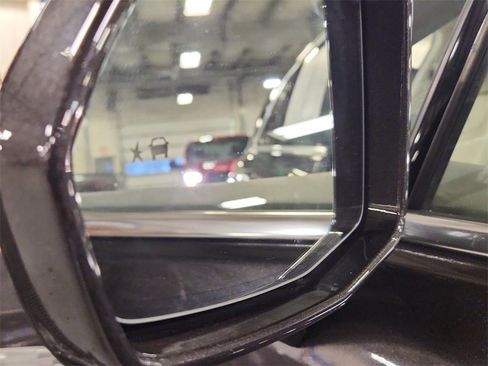 Used 2019 Cadillac XT5 Luxury image 34