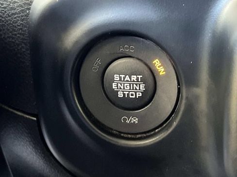 Used 2019 Jeep Wrangler Sport image 29