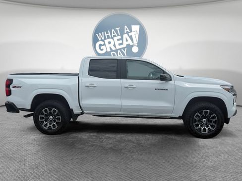 Certified 2023 Chevrolet Colorado Z71 w/ Z71 Convenience Package 2 AWD/4WD image 2