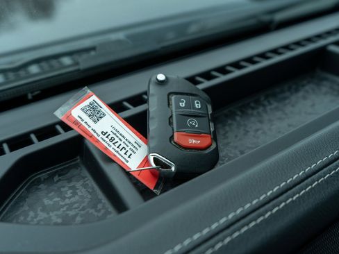 Used 2022 Jeep Wrangler Unlimited Sahara w/ Cold Weather Group image 29