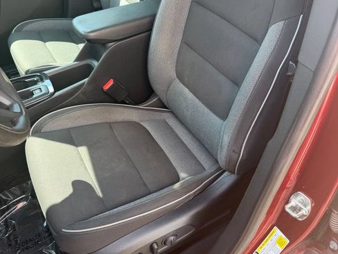 Used 2022 Chevrolet TrailBlazer LT w/ Convenience Package FWD image 16