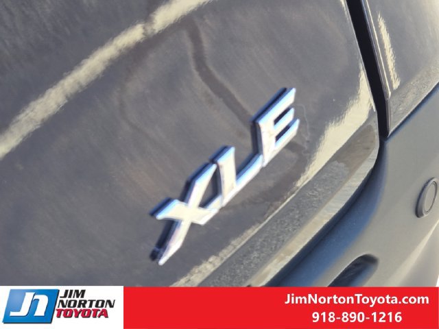 Used 2026 Toyota Sienna XLE FWD image 11