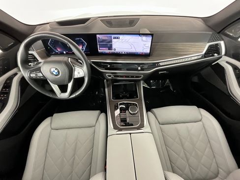 Used 2024 BMW X5 xDrive40i w/ Premium Package image 10