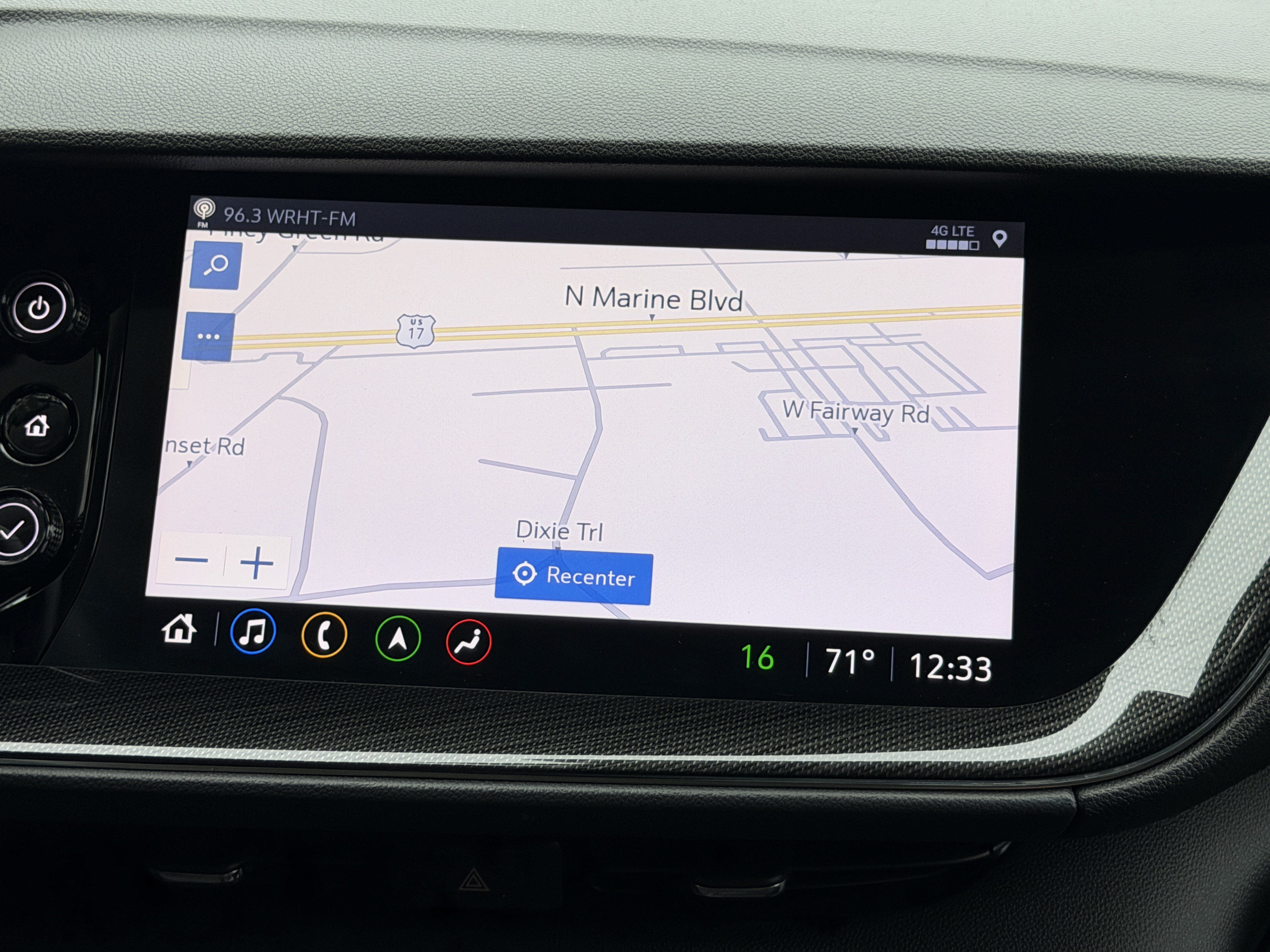 Used 2022 Buick Envision Essence w/ Technology Package I FWD image 32