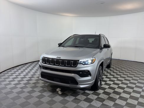 Used 2023 Jeep Compass High Altitude image 2