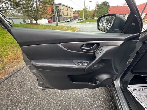 Used 2019 Nissan Rogue Sport S AWD/4WD image 14