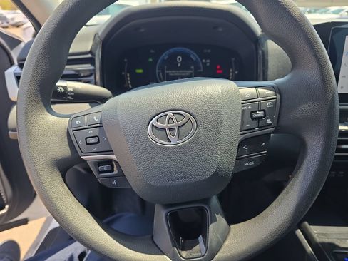 Used 2025 Toyota Camry LE FWD image 13