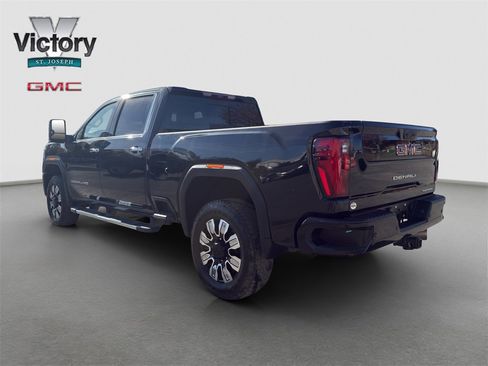 Used 2025 GMC Sierra 3500 Denali w/ Denali Reserve Package image 13