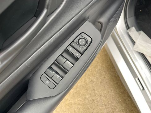 New 2026 Toyota Prius SE image 12