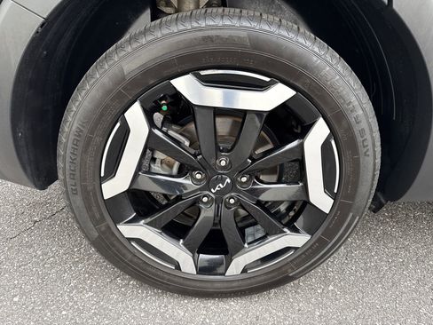 Used 2023 Kia Telluride EX image 9