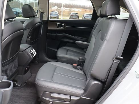 Used 2023 Kia Sorento X-Line EX image 40