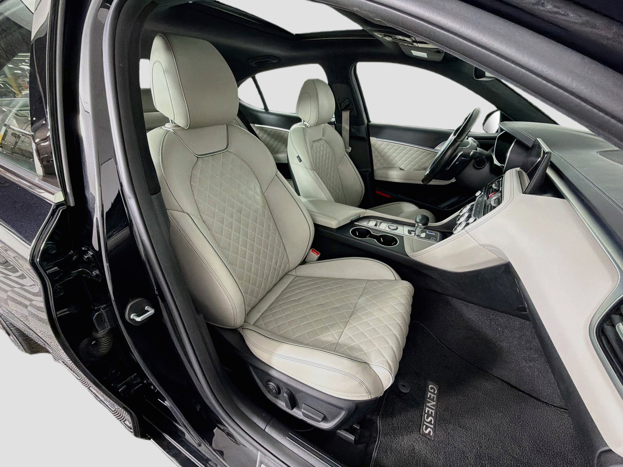 Used 2022 Genesis G70 3.3T RWD image 34