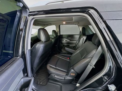 Used 2023 Nissan Pathfinder SL w/ SL Premium Package image 25