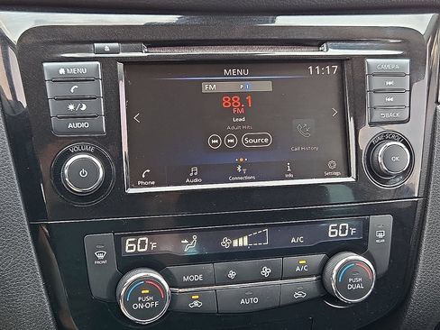 Used 2020 Nissan Rogue Sport SV w/ Technology Package FWD image 18