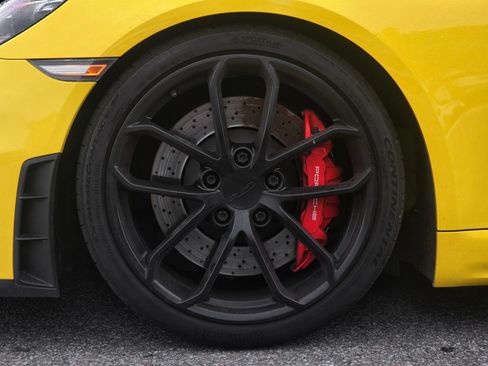 Used 2020 Porsche 718 Cayman GT4 RWD image 22