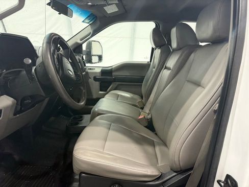 Used 2018 Ford F550 4x4 Crew Cab Super Duty image 11