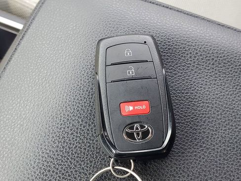 Used 2025 Toyota 4Runner SR5 AWD/4WD image 29