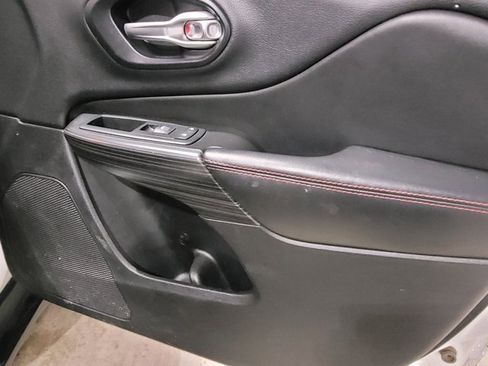 Used 2014 Jeep Cherokee Trailhawk w/ Technology Group image 58