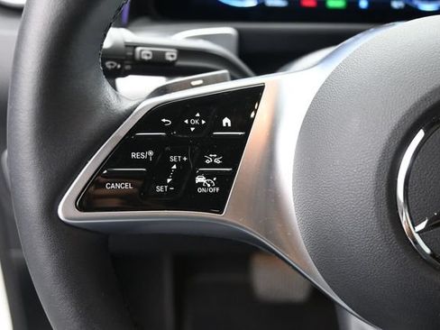 Used 2025 Mercedes-Benz EQB 300 4MATIC image 28