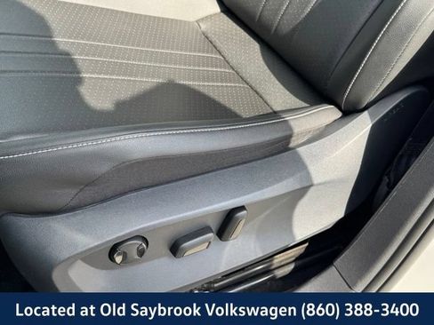 Certified 2023 Volkswagen Tiguan SE w/ Panoramic Sunroof Package AWD/4WD image 32