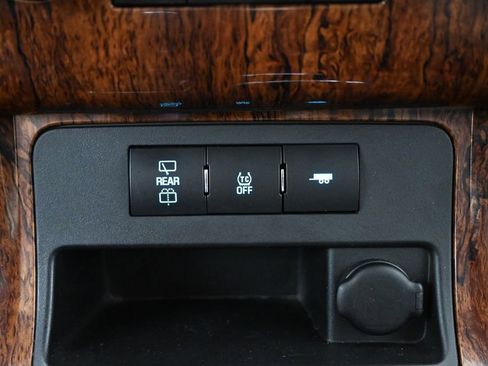 Used 2013 Chevrolet Traverse LT image 30