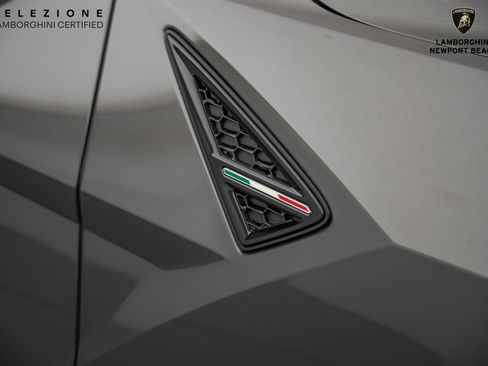 Used 2021 Lamborghini Urus image 4