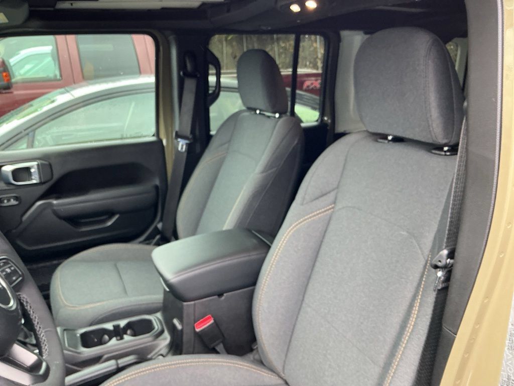 Used 2026 Jeep Wrangler Unlimited Sport AWD/4WD image 9