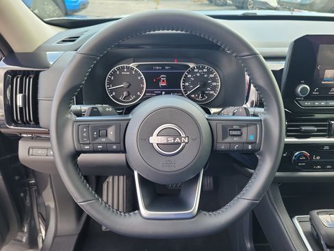 Certified 2025 Nissan Pathfinder SV w/ SV Premium Package FWD image 18