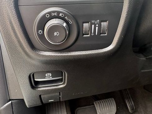 Used 2021 Jeep Grand Cherokee L Limited AWD/4WD image 16