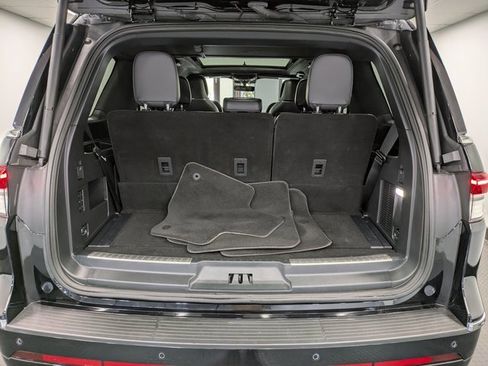 Used 2022 Lincoln Navigator Reserve image 23