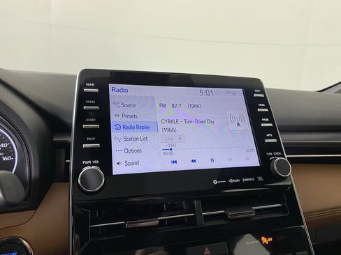 Used 2022 Toyota Avalon Touring image 14