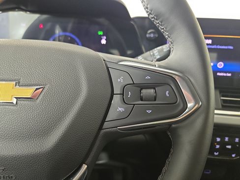 Used 2026 Chevrolet Trax LT w/ LT Convenience Package FWD image 17