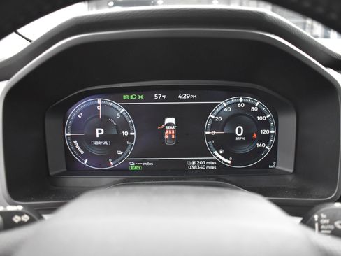 Used 2023 Mitsubishi Outlander 4WD Plug-In Hybrid image 9