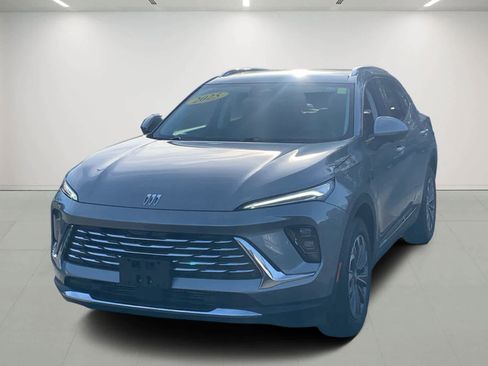 Certified 2025 Buick Envision Preferred image 2