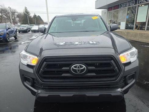 Used 2022 Toyota Tacoma 4x4 Double Cab image 2