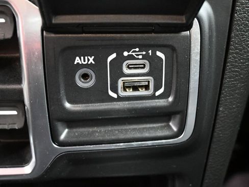 Used 2020 Jeep Wrangler Unlimited Rubicon AWD/4WD image 15