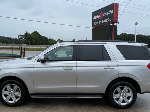 Used 2019 Ford Expedition XLT w/ Equipment Group 202A RWD image 6