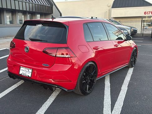 Used 2018 Volkswagen Golf R 4-Door AWD/4WD image 3