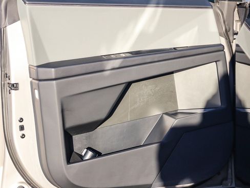 Used 2024 Tesla Cybertruck Cyberbeast AWD/4WD image 25