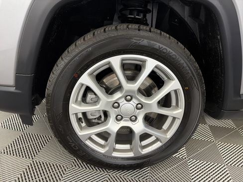 Used 2023 Jeep Compass Latitude AWD/4WD image 13
