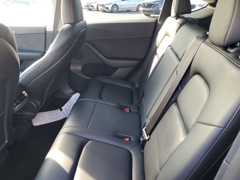 Used 2023 Tesla Model Y Long Range image 9