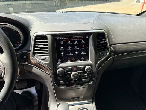 Used 2018 Jeep Grand Cherokee Overland AWD/4WD image 21