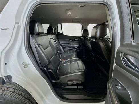 Used 2023 GMC Acadia SLT image 27